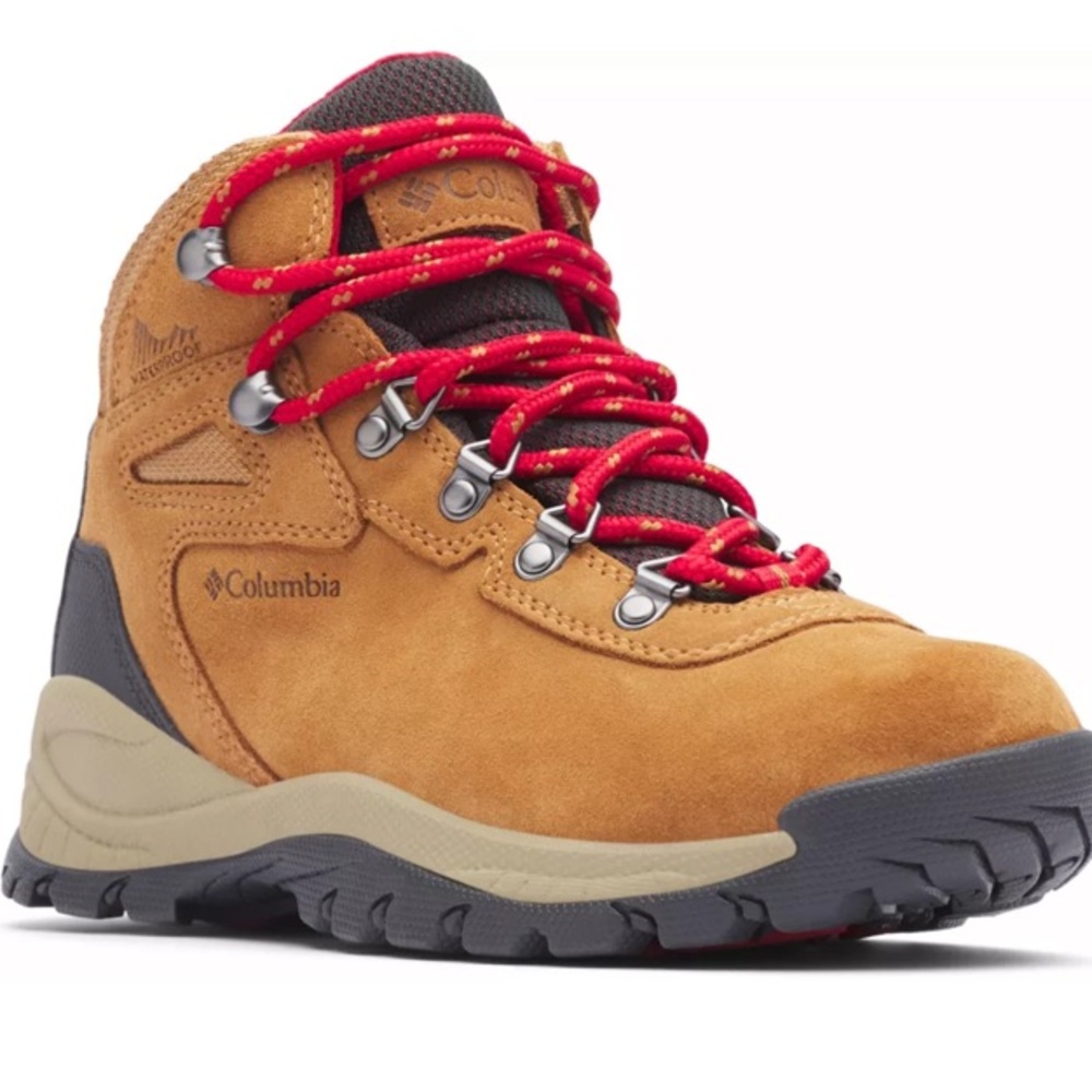 Columbia women’s “Newton Ridge” boots